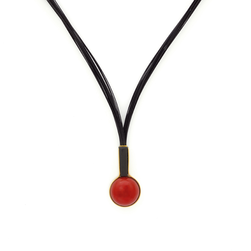 Anhänger in 750/°°° Gold mit Koralle und Ebenholz